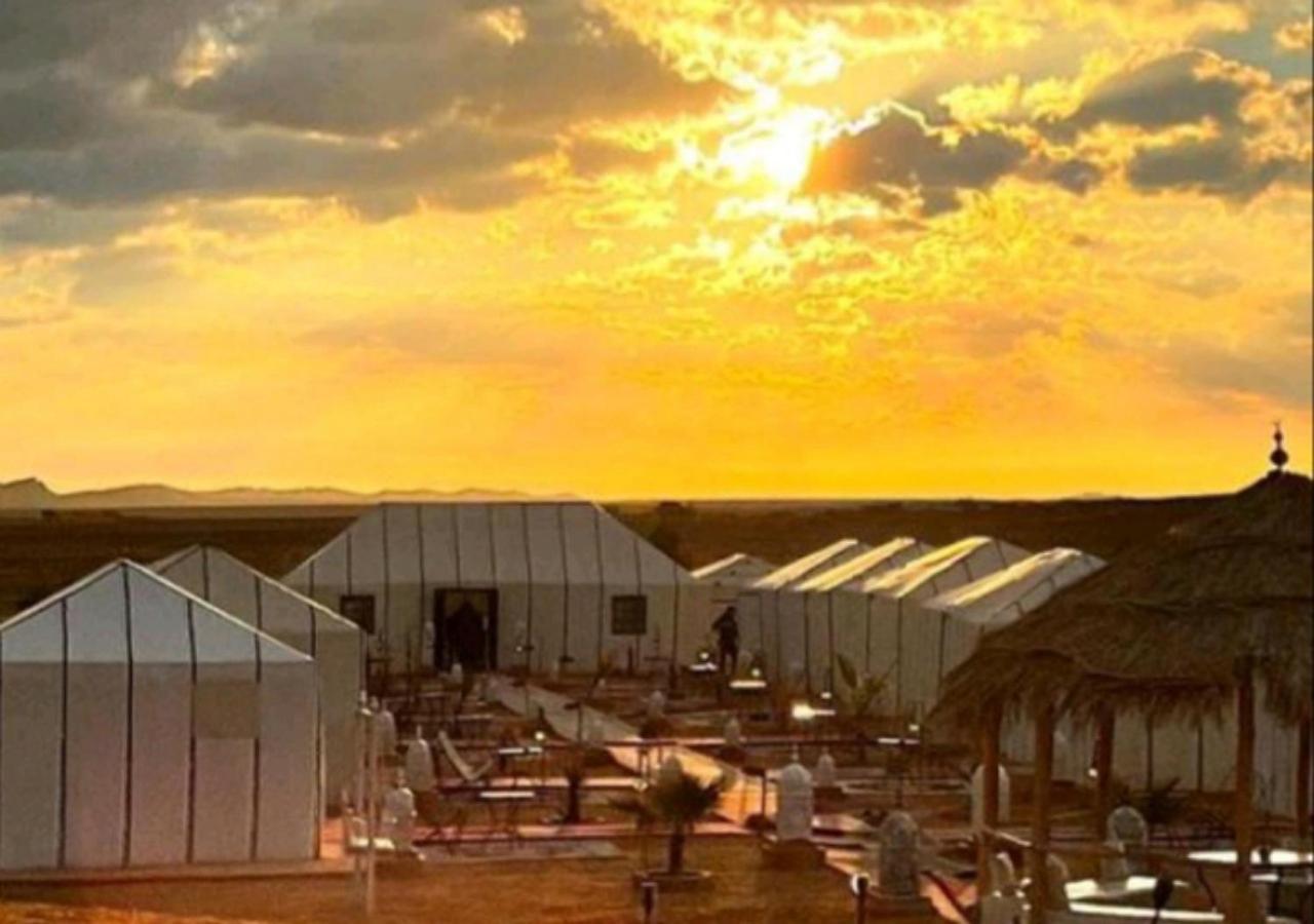 Fantastic Luxury Camp Hotel Merzouga Bagian luar foto